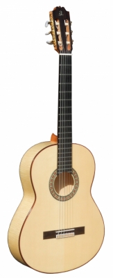 F4 i gruppen Guitar / Klassisk og Spansk Guitar / Admira / Klassisk hos Crafton Musik AB (350039205034)